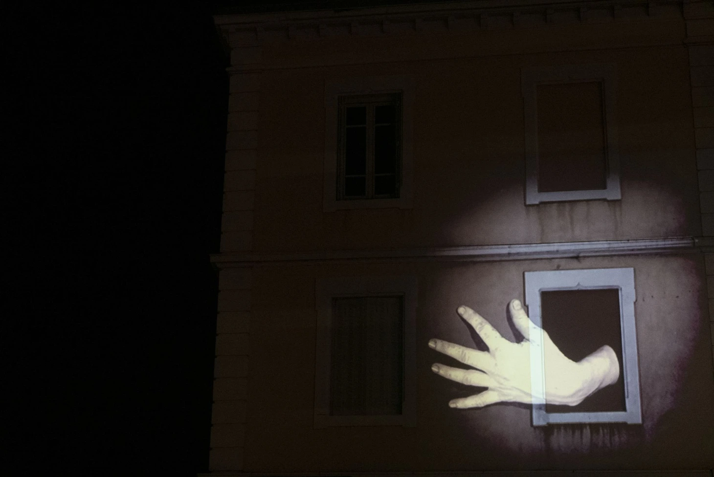 Behind the Walls® Nathalie Maufroy Behind the Walls® Nathalie Maufroy